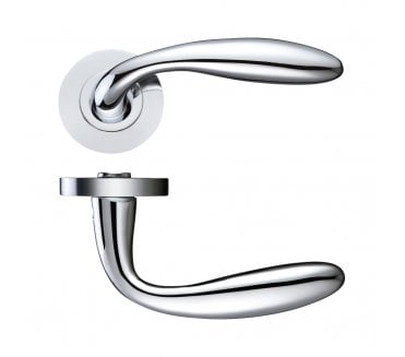 Stanza Verona Door Handles On Round Rose - Polished Chrome
