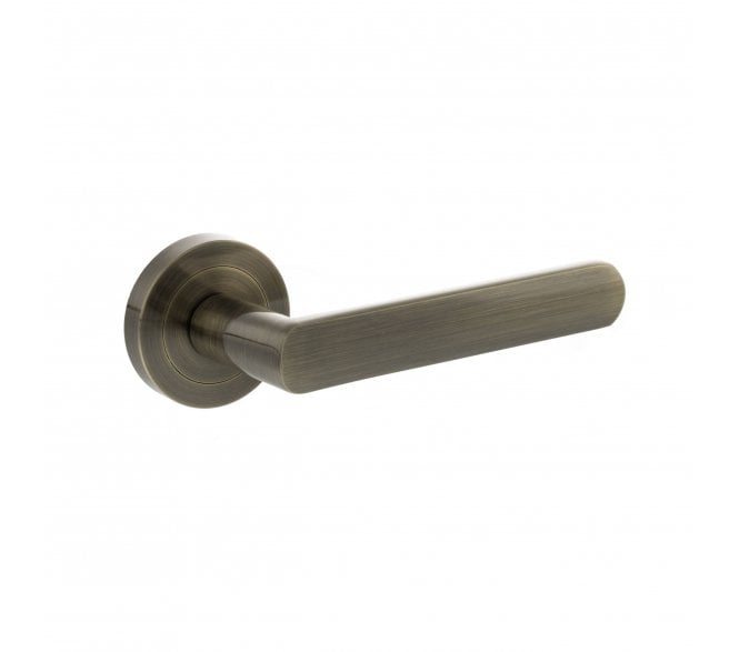 STATUS Carolina Lever Door Handle on Round Rose - Antique Brass